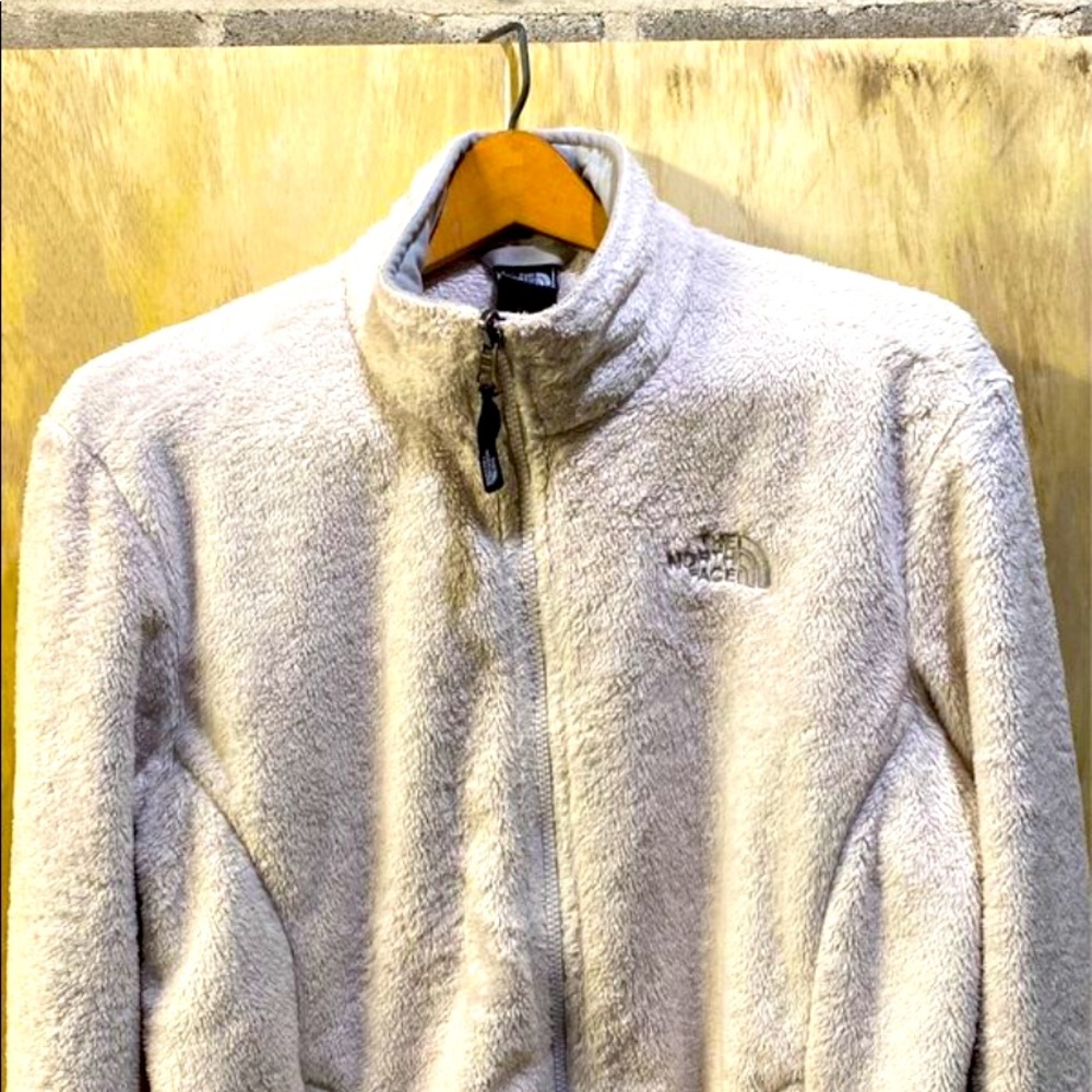 Woman’s north face jacket